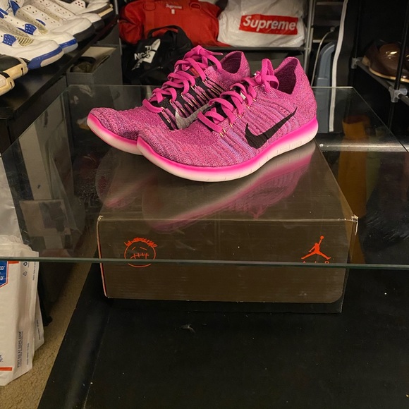 Brand New - Women’s Nike Free RN - Pink/Black - Picture 3 of 8